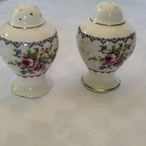 Royal Albert Other - ROYAL ALBERT BONE CHINA PETIT POINT SALT AND PEPPER. VINTAGE Grandma Core